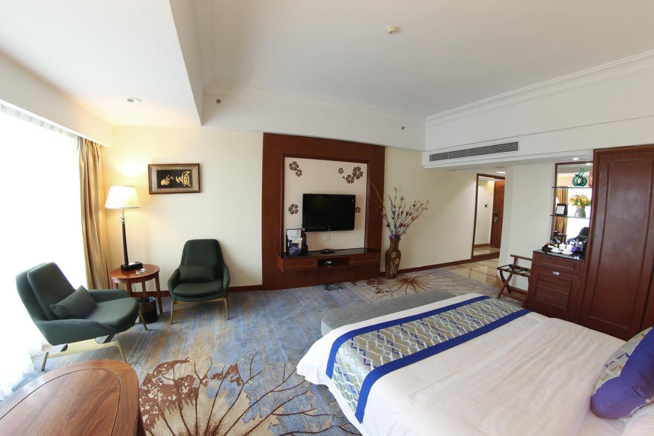 Gladden Hotel Jiangmen Exterior photo